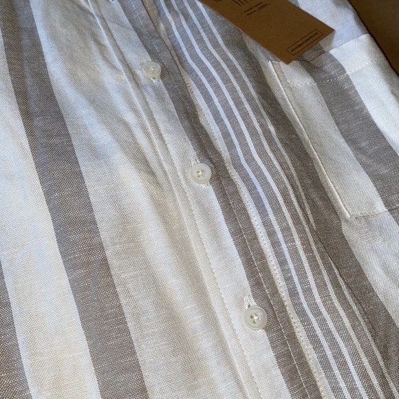 Cropped Button Down Top - Picture 7 of 9